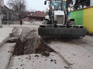 Düzce’de Ara Sokaklarda Yağmur Hattı Yapılıyor