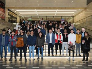 Sincan Belediye Başkanı Murat Ercan Öğrencileri, Kesişme: İ̇yi Ki Varsın Eren” Filmine Götürdü