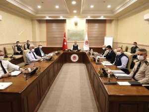 Bakan Akar, Kuvvet Komutanları İle Videolu Toplantı Gerçekleştirdi