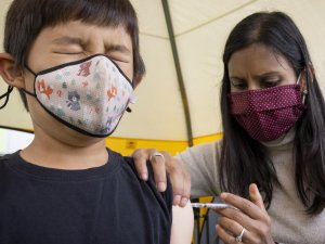 Abd’de 12-15 Yaş Grubu İçin 3’üncü Doz Pfizer/biontech Aşısına Onay