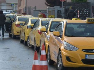 Araç Kiralama Taksilerin Yerini Alabilir