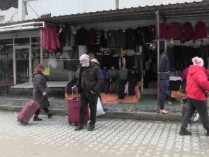 Gürcüler Boş Bavullarla Gümrük Kapısından Geçip, Dolu Bavulla Dönüyorlar