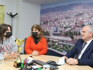 Voleybol Takımından Başkan Aygün’e Ziyaret