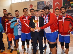 Yurtlar Arası Voleybol İ̇l Birinciliği Müsabakaları Tamamlandı