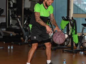 Bursaspor’da Günün İlk Antrenmanı Kondisyon Salonunda Gerçekleşti