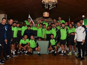 Ramazan Keskin Ve Onur Atasayar’a Doğum Günü Sürprizi