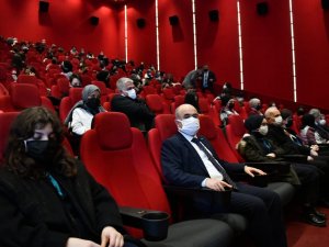 Vali Dağlı ’Kesişme: İ̇yi Ki Varsın Eren’ Filmini Lise Öğrencileriyle Birlikte İzledi