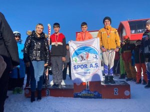 Spor A.ş’nin Minik Kayakçılarından Önemli Dereceler