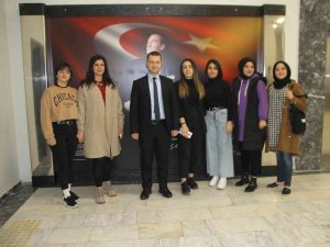 Kaymakam Demirer Üniversite Öğrencileriyle Bir Araya Geldi