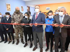 Hakkari Valisi Akbıyık: "Birinci Vazifemiz Eğitim"