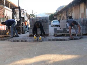 Gıda Çarşısı’nın Yolları Adım Adım Yenileniyor