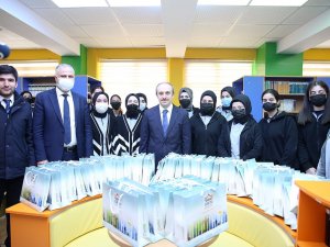 Vali Epcim, Rekabet Kurumu Kız Anadolu Lisesinde Öğrencilere Kitap Dağıttı