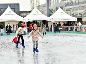 Buz Pateni Pisti Yoğun İlgi Görüyor