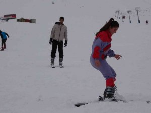 Van’da 3 Yılın Ardından Kayak Sezonu Açıldı