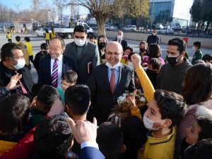 Belediye Başkanı Ekicioğlu, Okul Ziyaretleri İle Talepleri Yerinde Alıyor