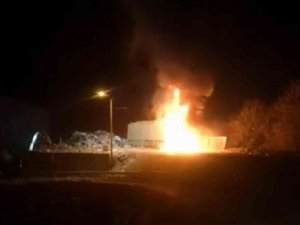 Samsun’da Çöp Yüklü Tır Alev Alev Yandı