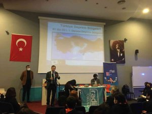 Japon Uzmandan Öğrencilere Deprem Eğitimi