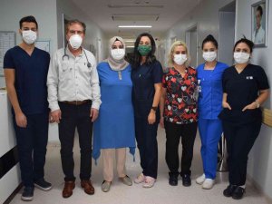 Korona Virüse Yakalanan Kadın 65 Gün Sonra Sağlığına Kavuştu