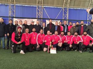 Bingöl’de Kurum Çalışanları, Öğrenciler İçin Forma Terletti