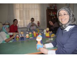 Çakıl Taşları Zihinsel Engelli Çocukların Elinde...