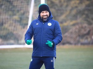Konyaspor’da İ̇lhan Palut İle Sözleşme Yenileniyor