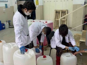 Isparta’da Meslek Lisesi Fabrika Gibi Çalışıyor