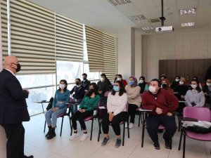 500 Öğrenciyi Geleceğe Hazırlıyorlar