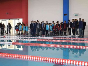 Kaymakam Tunç, Olimpik Yüzme Havuzunda İncelemelerde Bulundu
