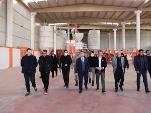 Kaymakam Tunç, İ̇smail Ebul-i̇z El Cezeri Organize Sanayi Bölgesinde Fabrikaları Gezdi