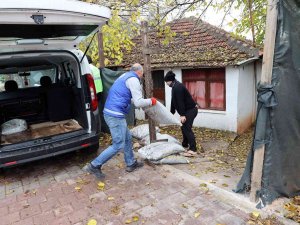 Büyükşehir’den İhtiyaç Sahibi Ailelere 250’şer Kilo Kömür Yardımı