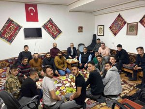 Gençler Camileri Ziyaret Etti