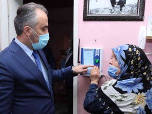 Bursa’da Kimsesiz Ve Yaşlı Hastalara "Gönül Bağı" İle Teknolojik Online Takip