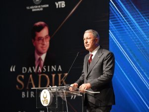 Bakan Akar: “Yunanistan, Kuzu Postuna Bürünerek Mağdur İmajı Vermeye Çalışmakta”