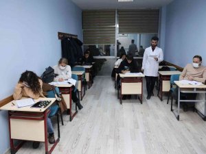 Van Büyükşehir Belediyesi Kürtçe Kurs Açtı