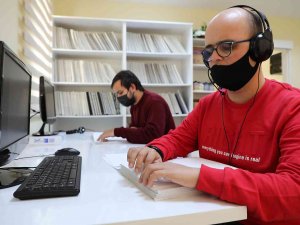 Sesli Kütüphanede Bilgi Ve Kitaba Engel Yok