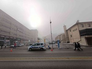Erzurum’da Yoğun Sis Görüş Mesafesini Düşürdü, Ağaçlar Kırağı Tuttu