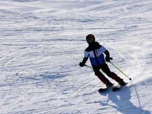 Bitlis’te Alp Disiplini İ̇l Birinciliği Kayak Yarışları Yapıldı