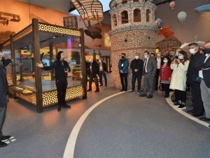 Başkan Yardımcısı Şener: "Savunma Sanayisinin En Önemli Üslerinden Biri Olmayı Hedefliyoruz"