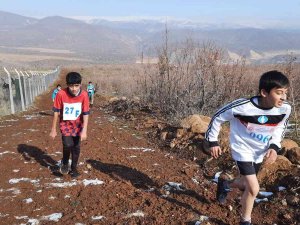 Bingöl’deki Kros Yarışmasında 289 Sporcu Ter Döktü