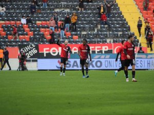 Spor Toto Süper Lig: Gaziantep Fk: 3 - Fatih Karagümrük: 1 (Maç Sonucu)