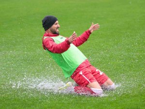 Samsunspor’un Hansa Rostock Maçı Yağmur Engeline Takıldı