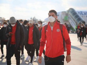 Sivasspor Kafilesi Konya’ya Ulaştı