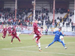 Spor Toto 1. Lig: Bandırmaspor: 3 - Denizlispor: 4