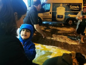 Kar Yağışına Hasret Marmarisliler, Yağan Doluda Doyasıya Eğlendi
