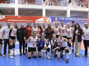 Muratpaşa’nın Sultanları, 30 Puanla Liderliği Sürdürüyor