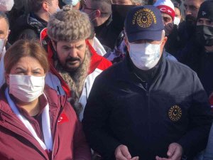 Türkiye Sarıkamış’ta Şehitlerine Yürüyor