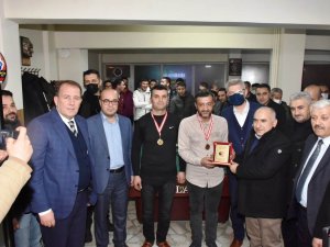 Bilardo Turnuvasında Şampiyonlar Belli Oldu
