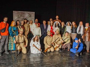 “İ̇şgalden Zafere Osmaniye” Tiyatro Oyunu Sahnelendi