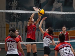Manisa’da Okul Sporları Voleybol Grup Müsabakaları Sona Erdi