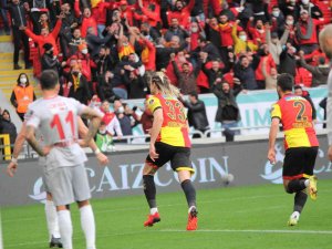 Spor Toto Süper Lig: Göztepe: 1 - Antalyaspor: 0 (İ̇lk Yarı)